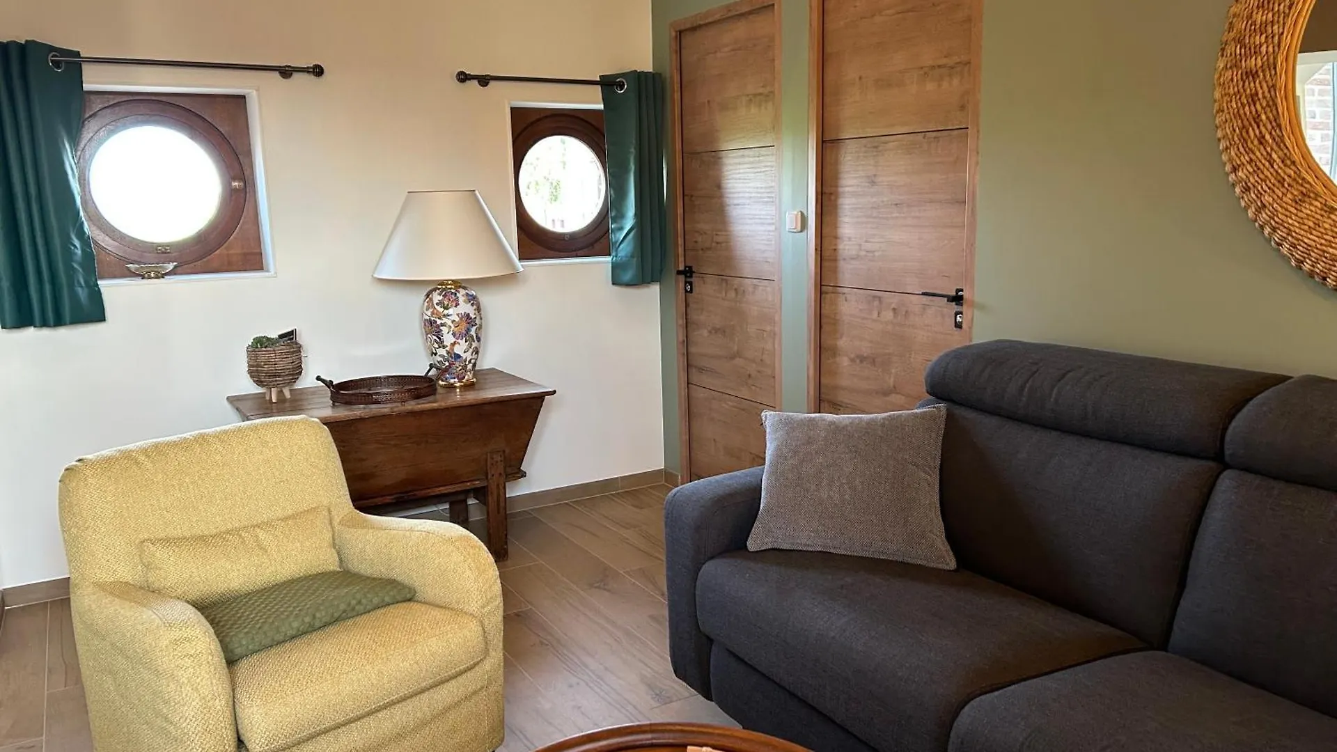 Apartment Le Dovecote, Gite Au Domaine D'Antan Ennevelin